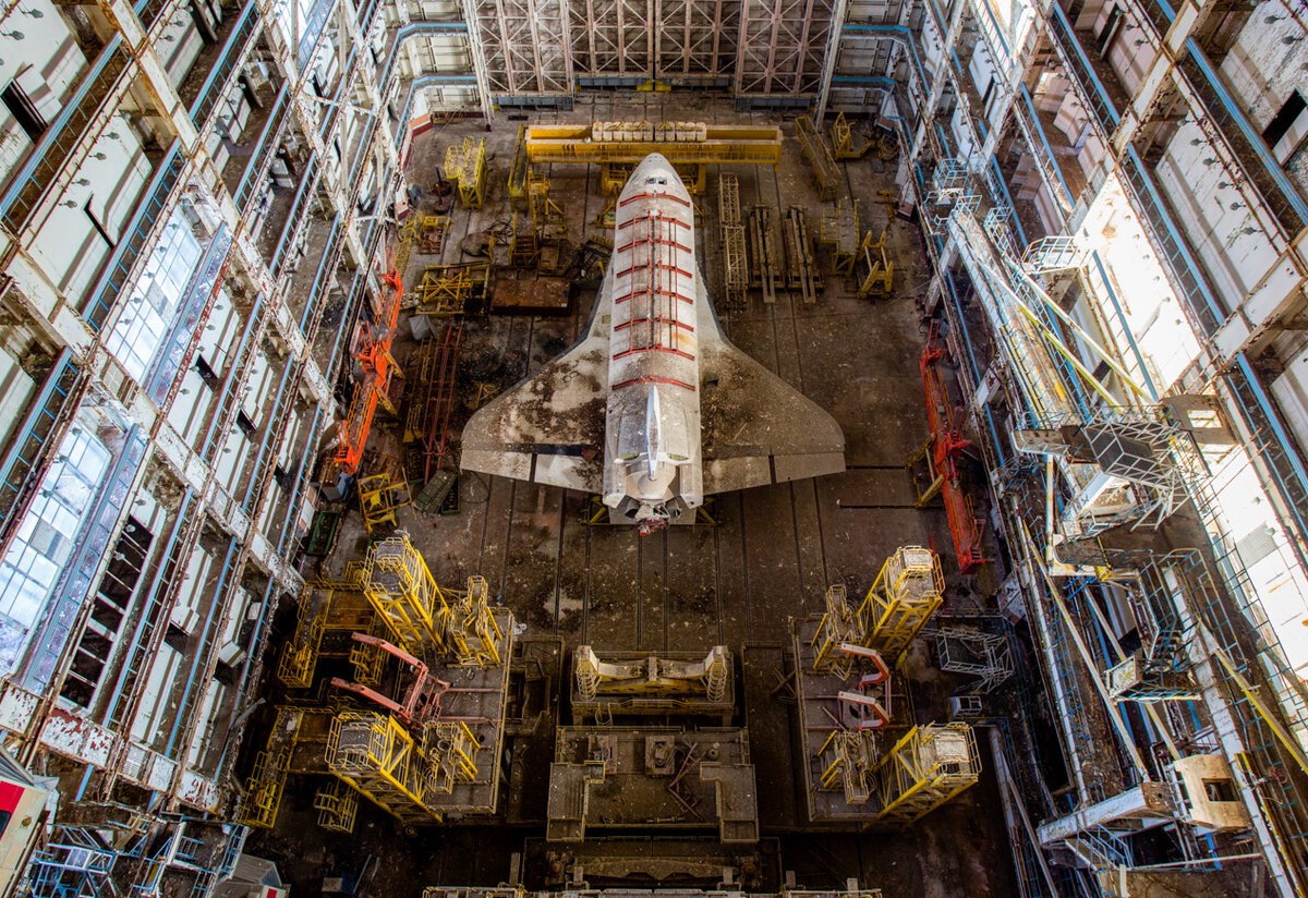 Фото бурана космического корабля на байконуре