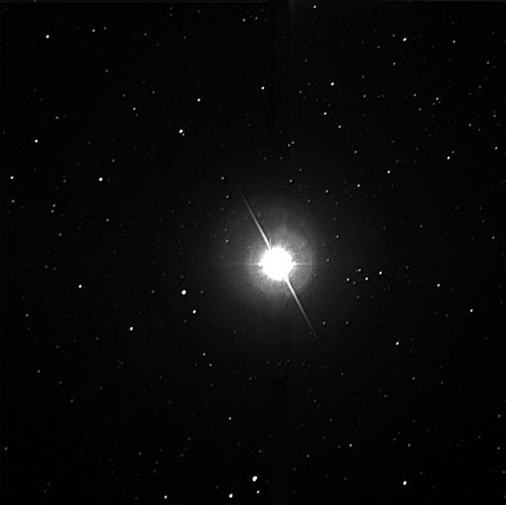 Звезда Альтаир в телескоп