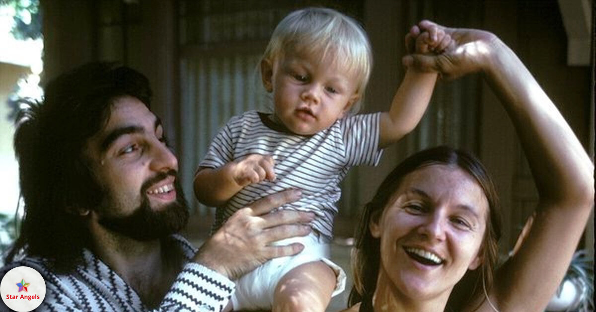 Маленький Леонардо с родителями. Источник: pikabu.ru