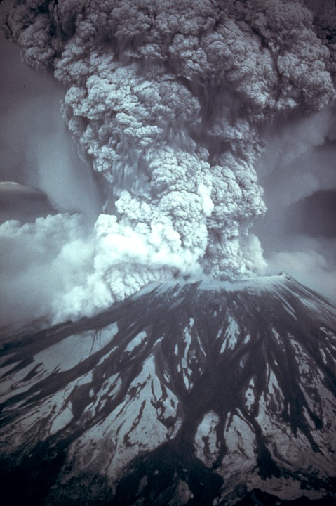 pixabay.com/photos/mount-st-helens-volcanic-eruption-164847/