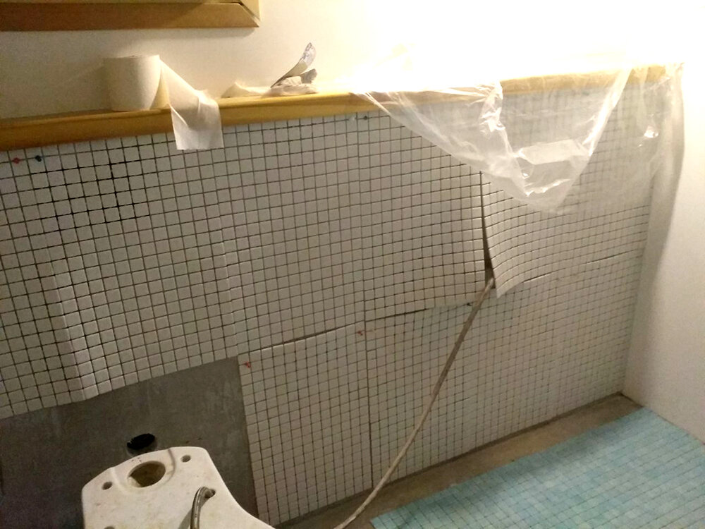 Укладка плитки в ванной комнате своими руками: пошаговая инструкция