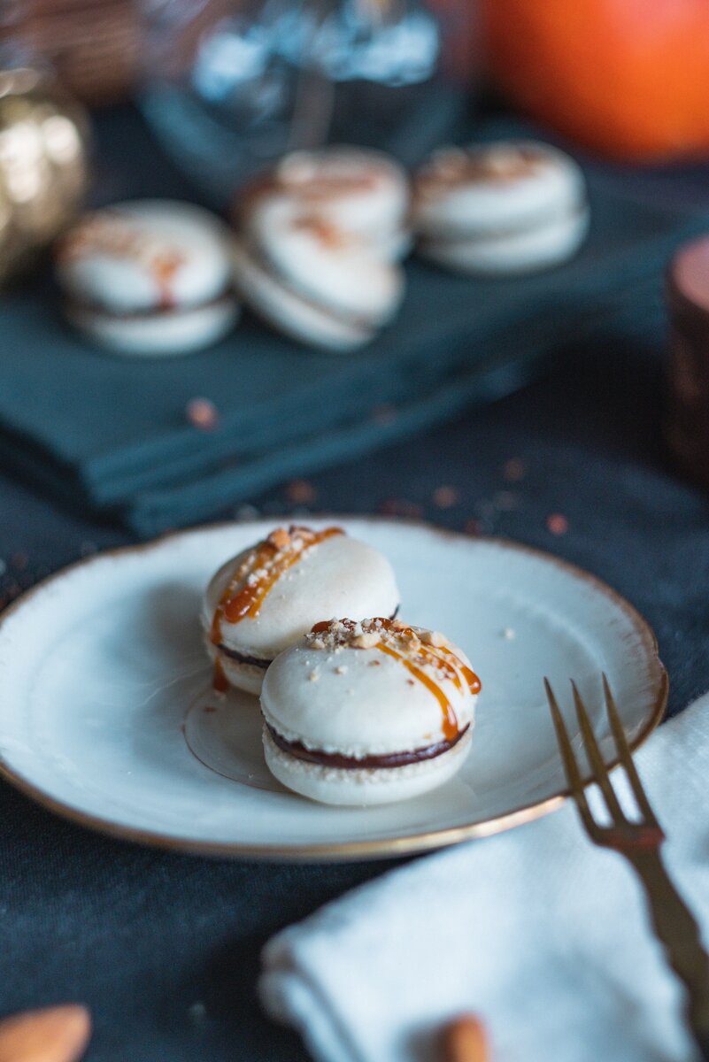 🍪🍫 Макаронс на пшеничной муке с начинкой из шоколадного ганаша, карамели  и миндаля | Диди Миам Миам | Дзен