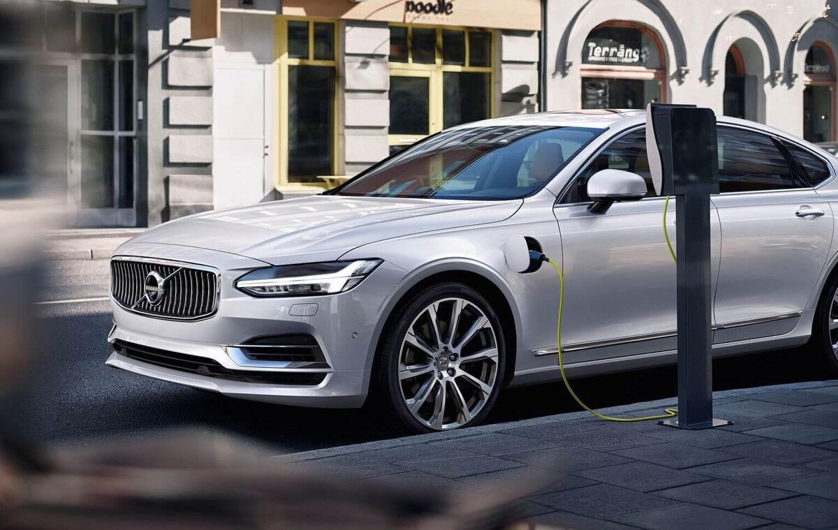 Volvo не успевает закрывать заказы на гибриды