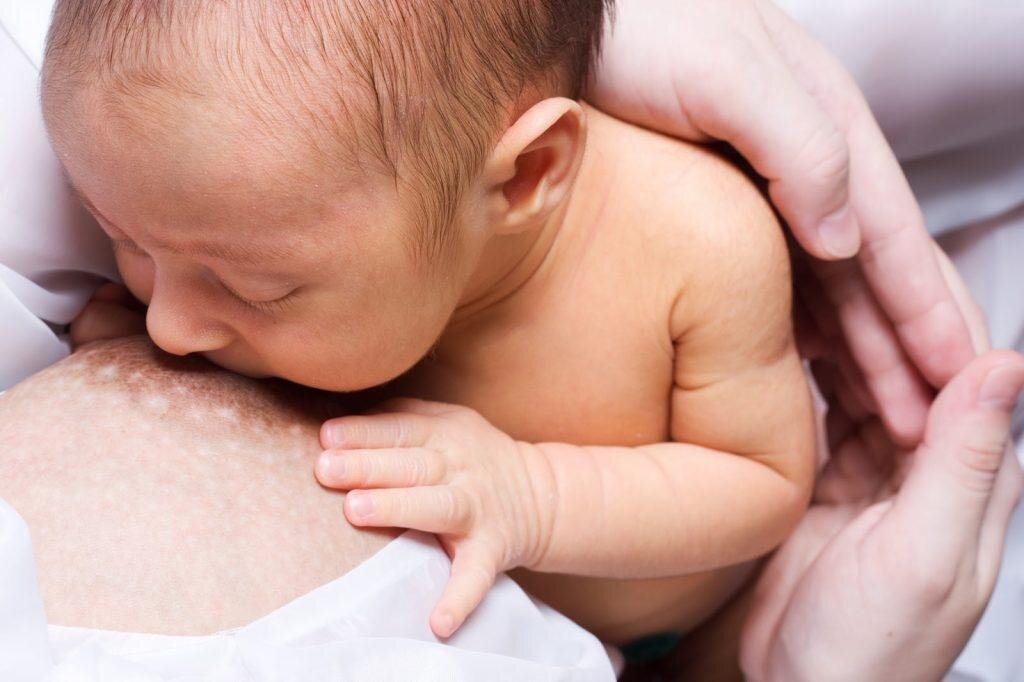 Фото с сайта childreninfo.ru. Белые точки – это и есть бугорки Монтгомери.