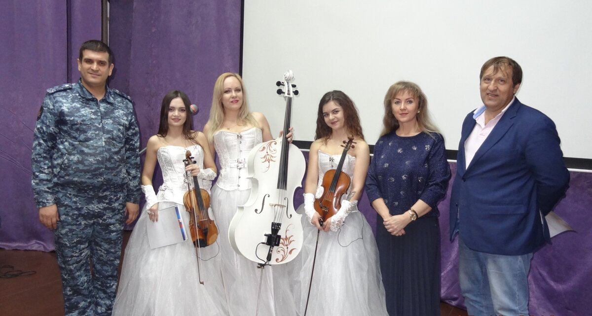 Трио «SILENZIUM» на сцене ИК-2
