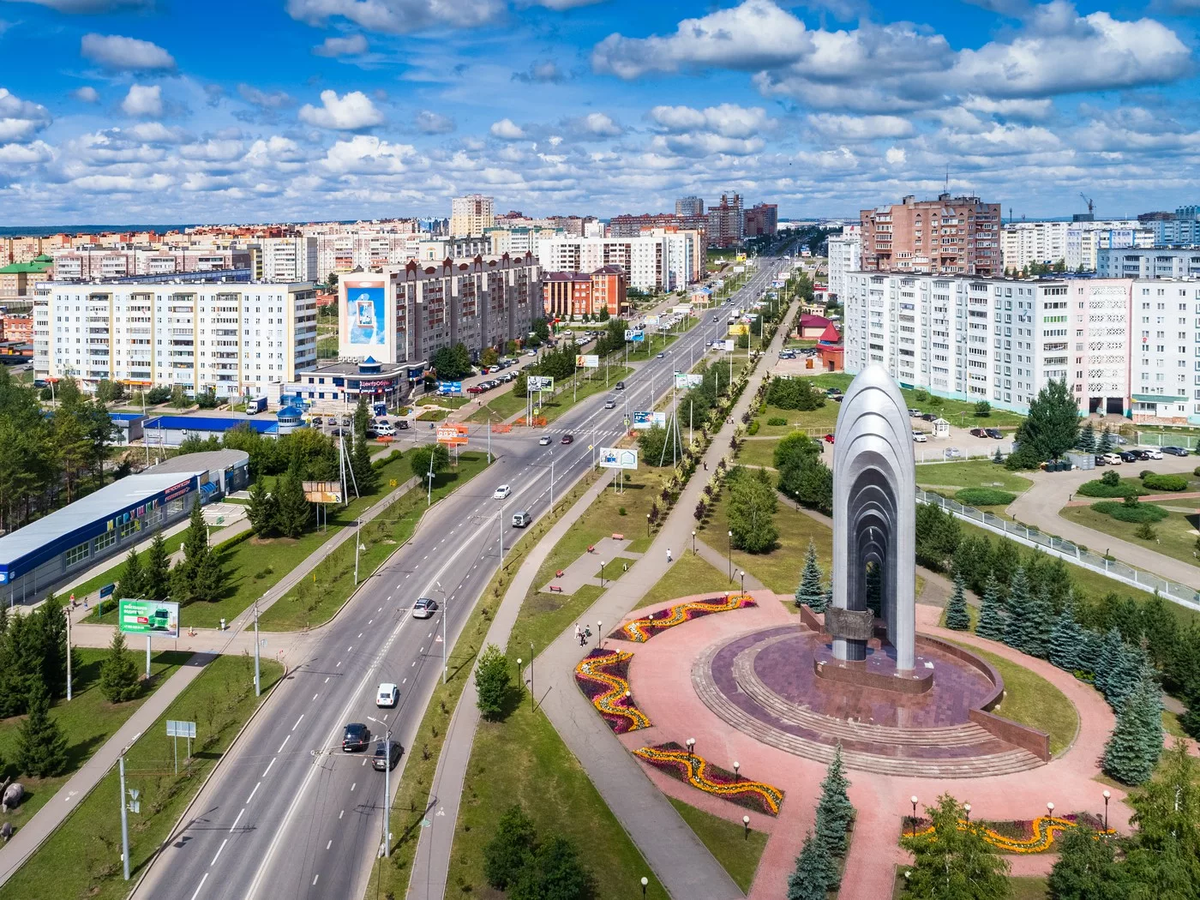 Татарстан альметьевск. Республика Татарстан Альметьевск. Альметьевск нефтяная столица. Альметьевск центр города. Альметьевск города Татарстана.