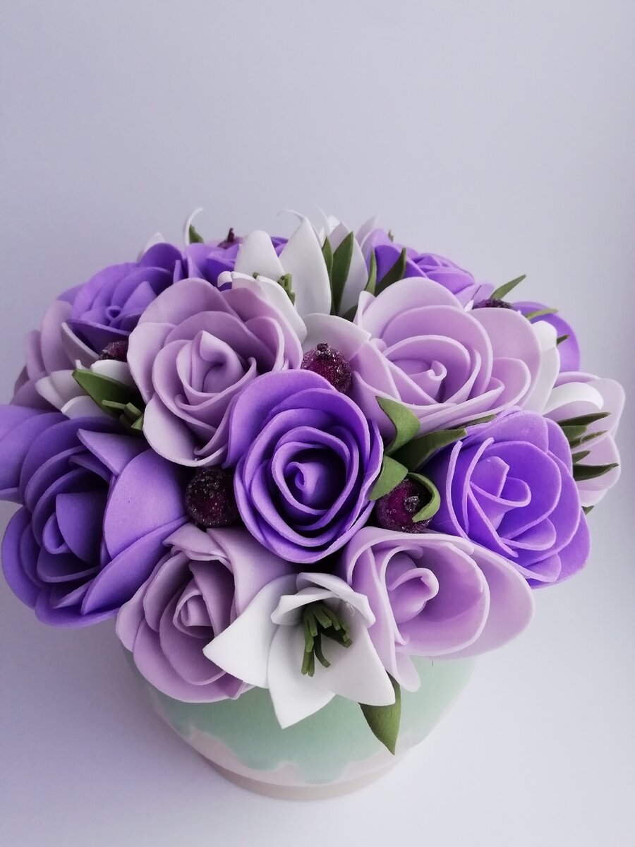 Кашпо в сиреневых тонах