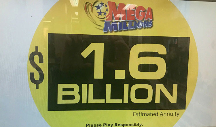 Второй по размеру джекпот был разыгран лотереей Mega Millions и равнялся 1 537 миллионам долларов. Счастливчик - житель Южной Каролины пожелал остаться инкогнито. Известно лишь то, что розыгрыш состоялся в конце октября 2018 года и четыре месяца никто не приходил за выигрышем. И лишь в конце февраля 2019 года в офисе организаторов появился представитель победителя (юрист Джейсон Курланд) и забрал выигрыш.