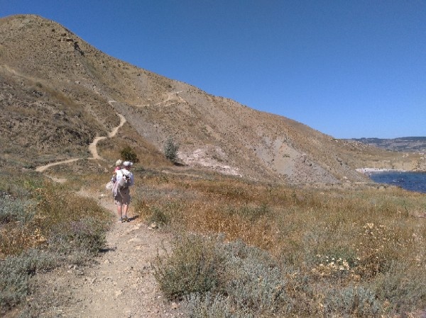 Дорога с пляжа "Под седлом"