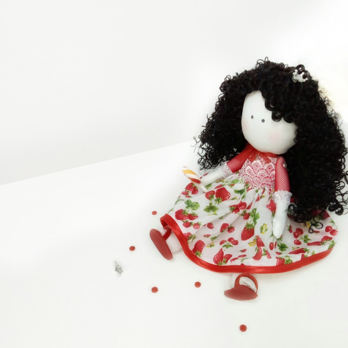 Когда-то я только мечтала о создании таких куколок, а потом взяла и сделала😍. Фото одной из первых моих кукол, сшитых в мастерской.