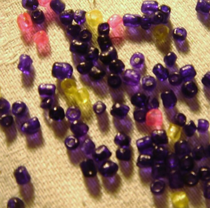 Вот какой был бисер) Нашла фото в открытом источнике.