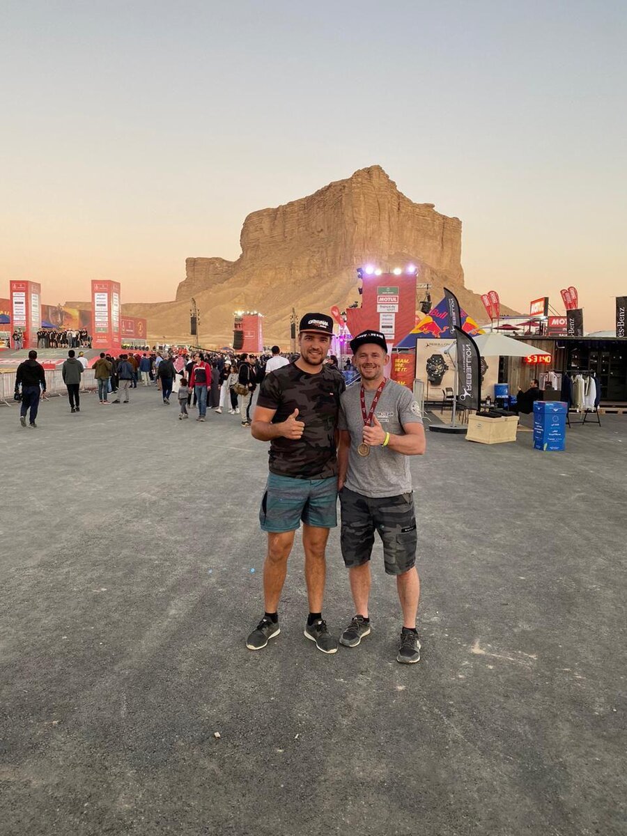 Алексей Никишкин и Дмитрий Агошков на финише "Дакара"
