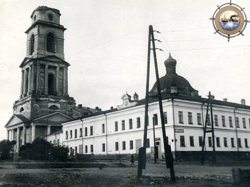 Сгоревший шпиль на здании Пермской Художественной галереи, 1946-1949гг. Источник: pastvu.com