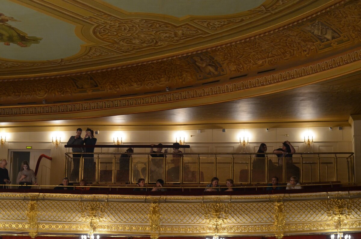 Большой театр балкон 4 яруса