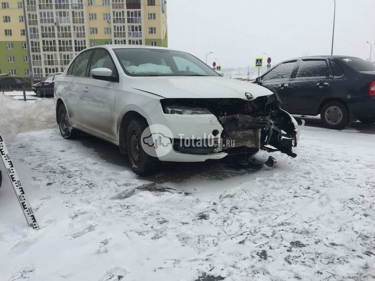 Аукцион битых автомобилей от страховых компаний: что можно купить и сколько  за это просят? | Автомания | Дзен