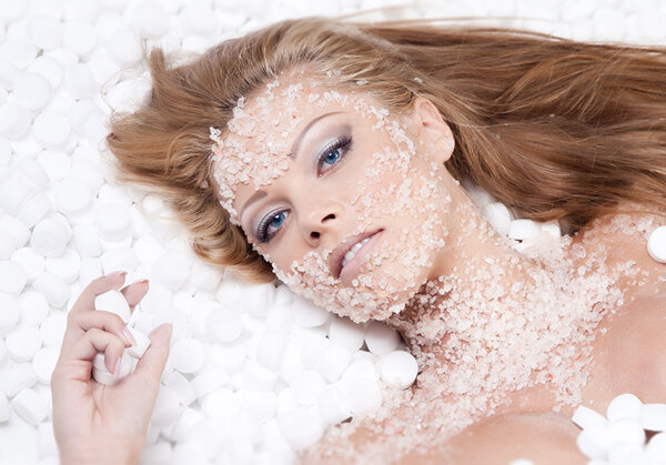 Морская соль – средство №1 в уходе за внешностью Источник: Яндекс картинки