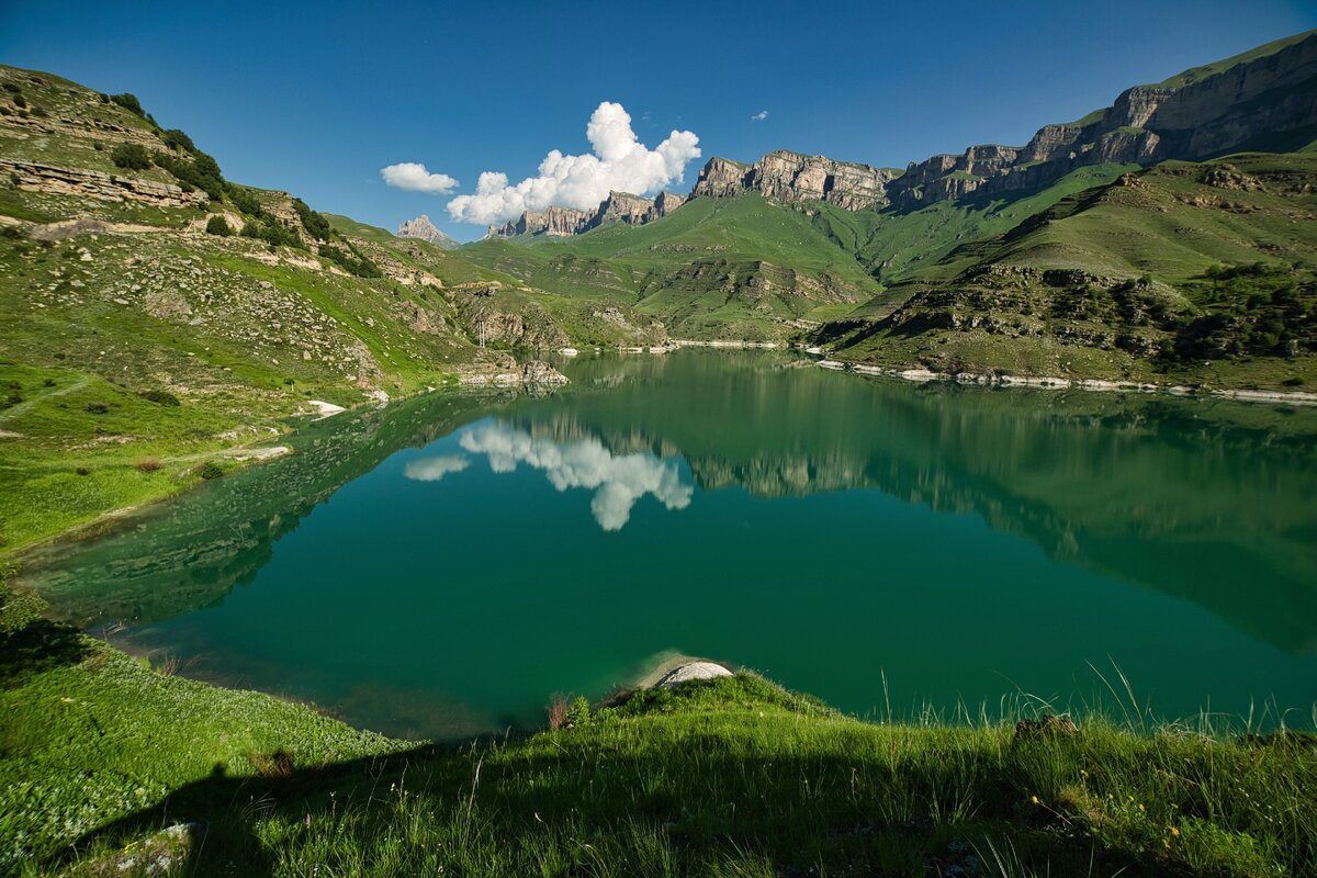 Озёро Гижгит с видом на г. Наушидза
