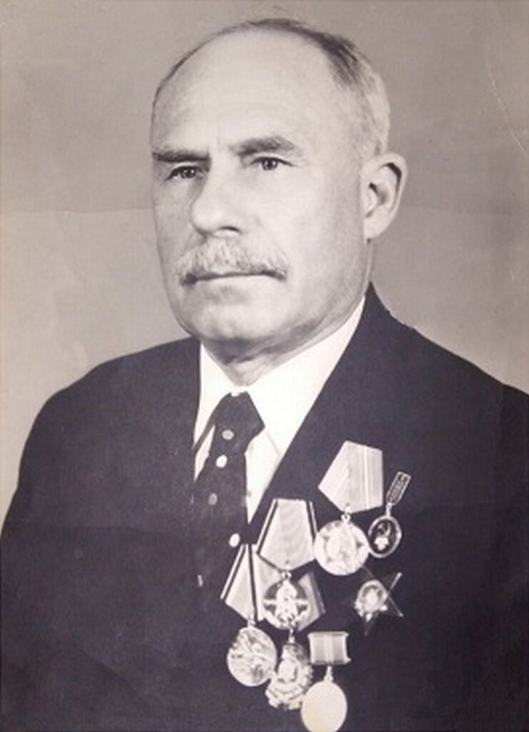 К.Г.Абрамов - советский и российский писатель, почетный гражданин Мордовии с 2000 года. (1914 - 2008).