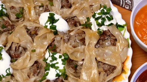 Рецепт Манты с мясом, картофелем и капустой, приготовленные в сковороде