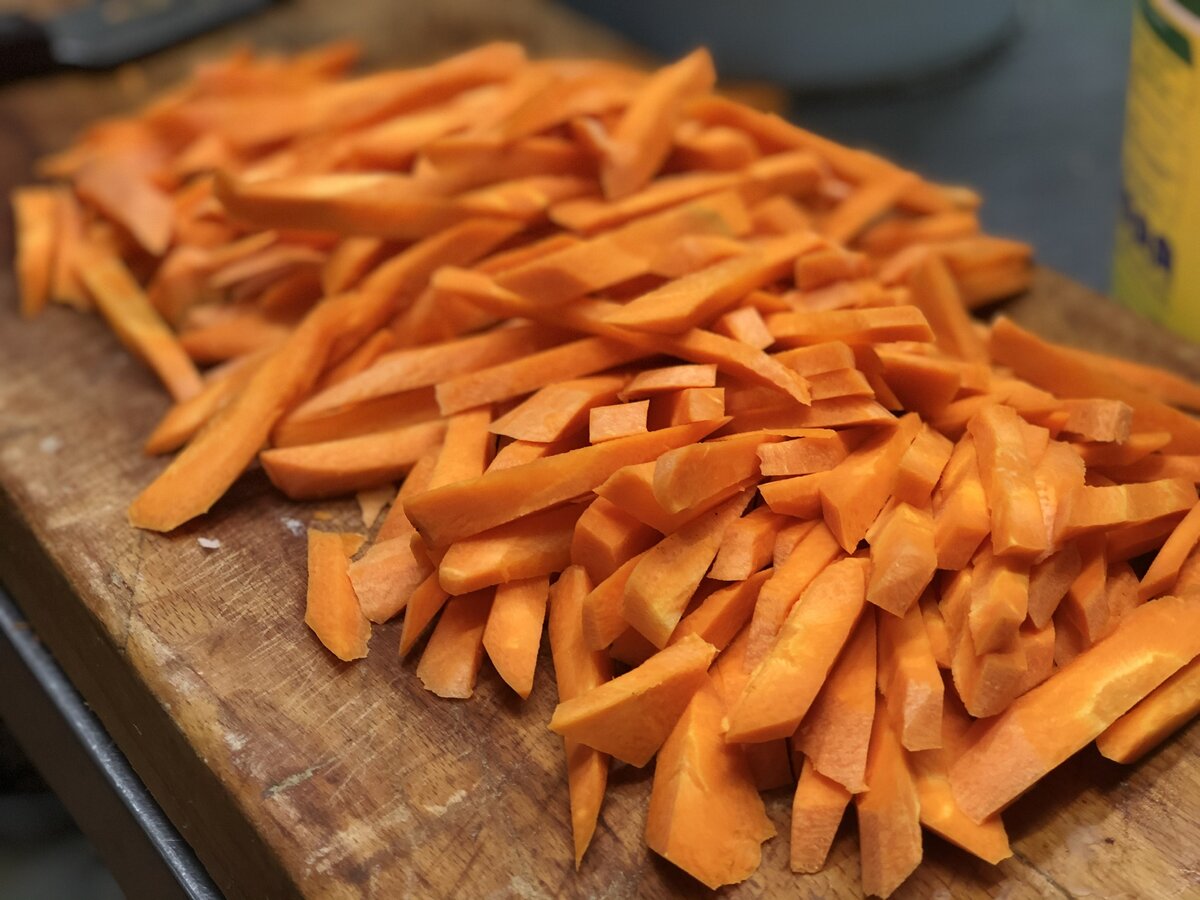 Нарезанная морковка