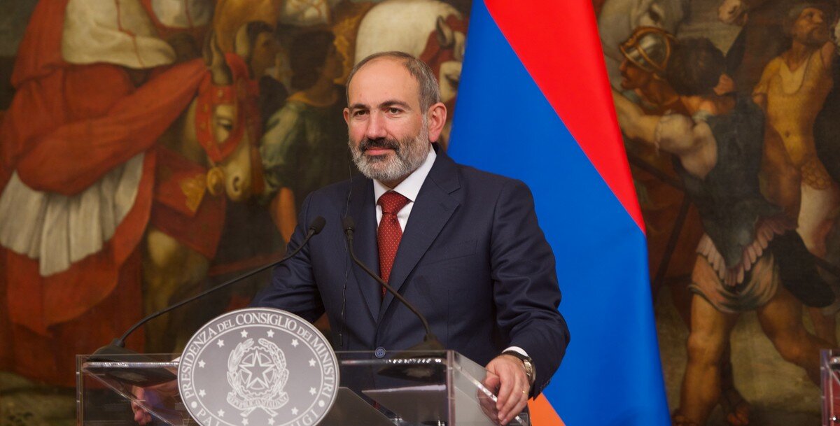 Президент Армении после массовых протестов согласился на досрочные выборы в следующем году