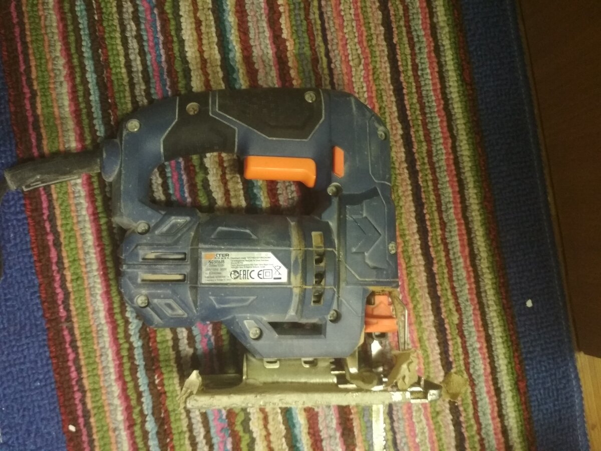 Лобзик DEXTER 500 Вт. Фото автора статьи.