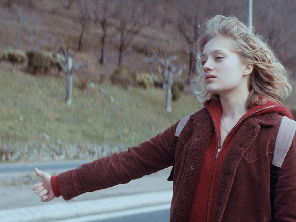 Кадр из фильма Seules les bêtes. Режиссер: Доминик Молль. Оператор: Патрик Гирингелли. Производство: Canal+ [fr], Centre National de la Cinématographie (CNC), Ciné, Eurimages, Filmförderungsanstalt (FFA), France 3 Cinéma, France Télévisions, Haut et Court, Match Factory, The, Medienboard Berlin-Brandenburg, Région Occitanie/Pyrénées-Méditerranée, Razor Film Produktion GmbH. Показ в России: Русский Репортаж