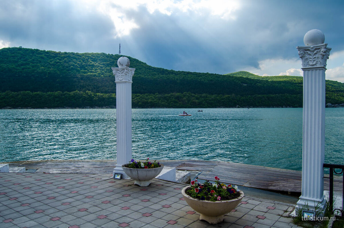 Село Абрау Дюрсо Краснодарский