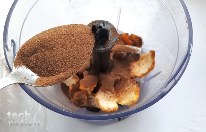 Засыпала ингредиенты в чашу блендера. Взяла молотый кофе / Изображение дзен-канал technotion