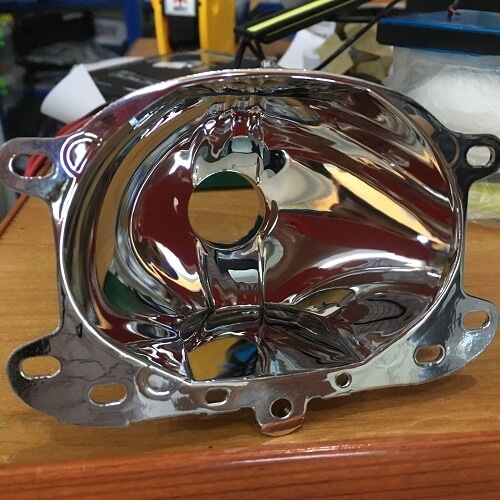 Восстановленный отражатель фары