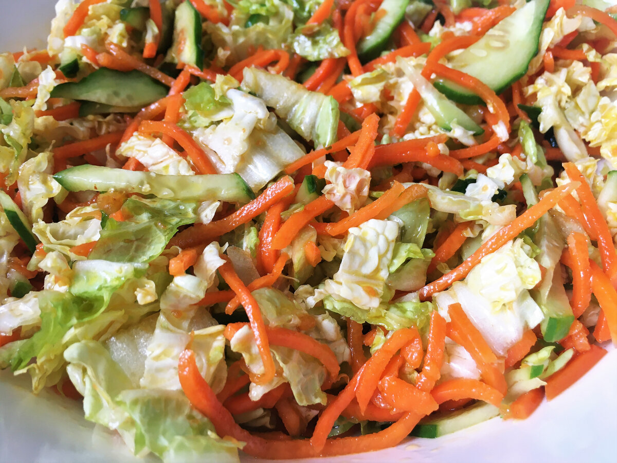 Салат с пекинской капустой и корейской морковью
