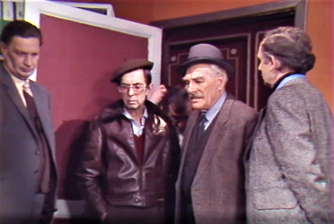 Кадр из телеспектакля "Мегрэ колеблется" (1982)