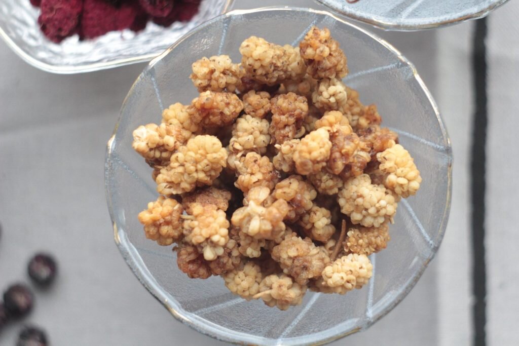 Белая сушеная шелковица. © Ольга Никандрова