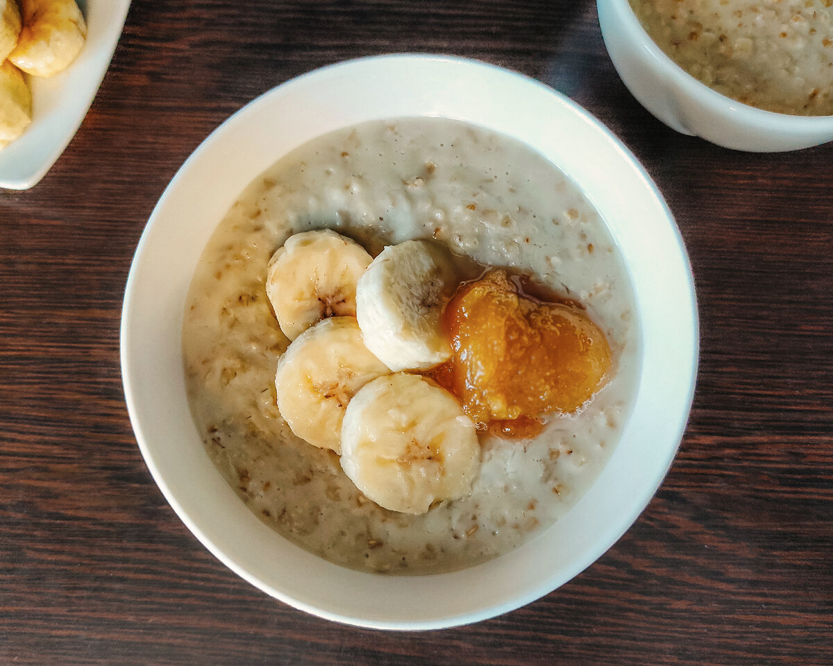 Овсяная каша на миндальном молоке