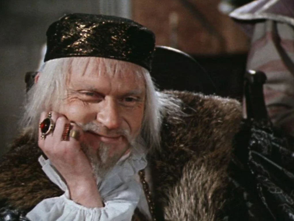 Эрнст Романов в картине "Собака на сене". Фрагмент из фильма