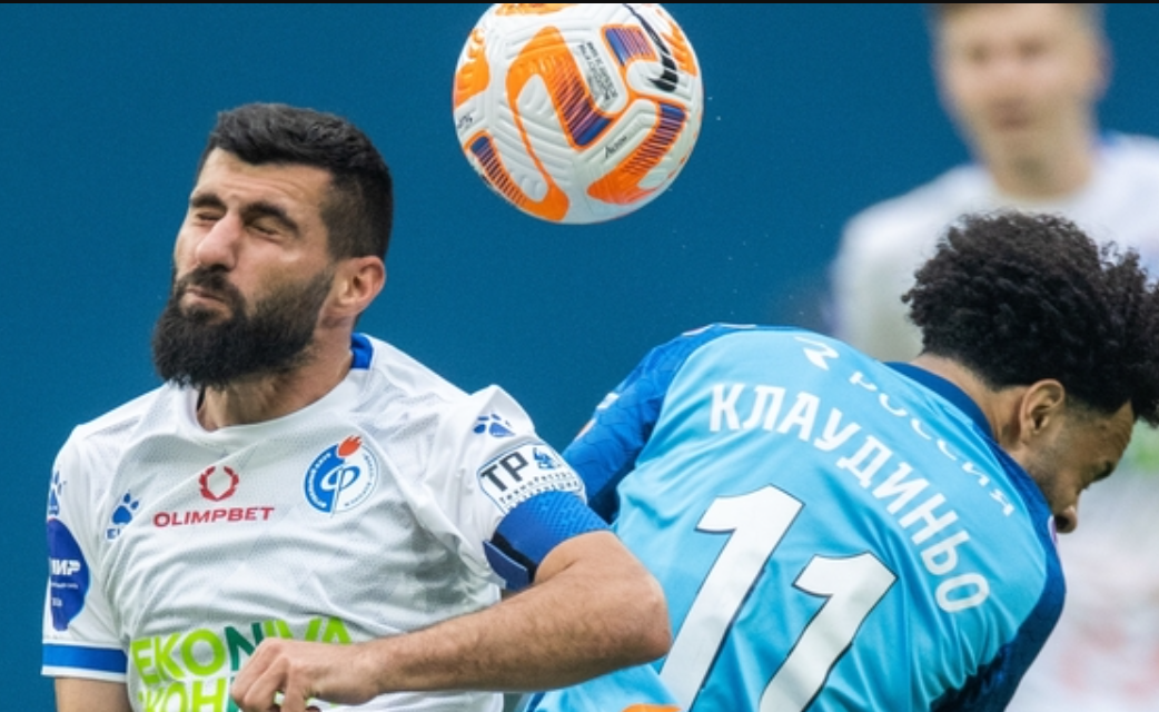 Известный футбольный эксперт не стал молчать и сделал ряд заявлений после матча «Зенит» — «Факел». Что сказал Бубнов? Приветствую всех болельщиков и любителей российского футбола.