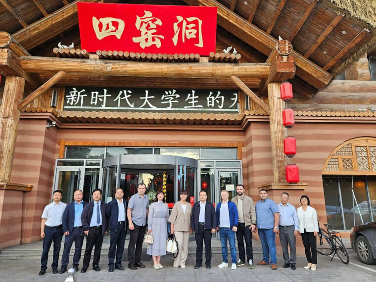    Курганская делегация с заместителями губернатора выехала в Китай