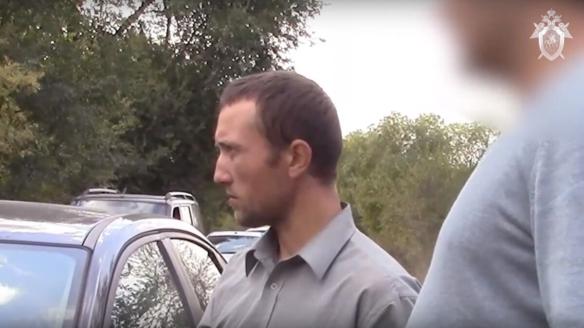     В Ростовской области на скамье подсудимых оказался мужчина, которому вменяют жестокое убийство 14-летней девушки, сообщили в региональном УСКР.