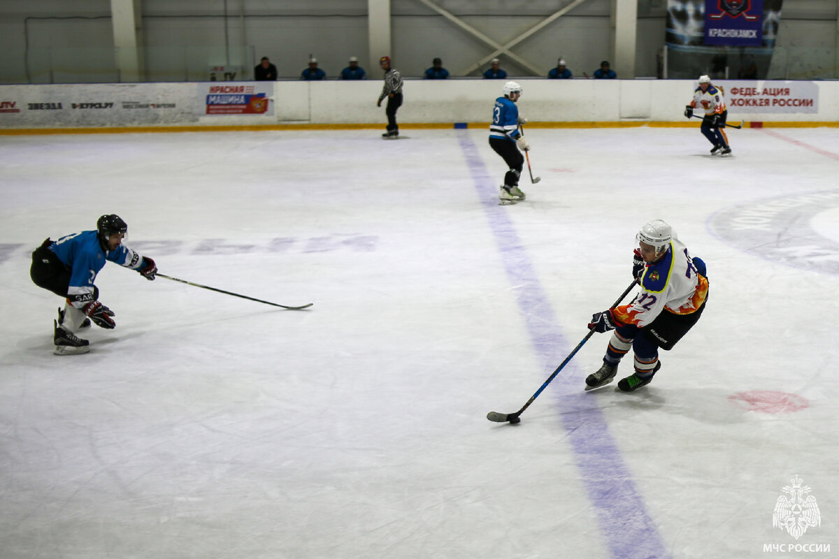 🏒 Состоялась первая игра команды Главного управления в Региональной  Хоккейной Лиге | МЧС Прикамья | Дзен