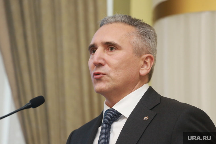    Александр Моор отметил заслуги Артюхова на его церемонии вступления в должность