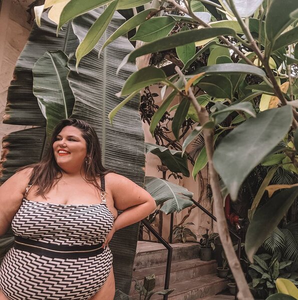 Кэлли Торп на пляже