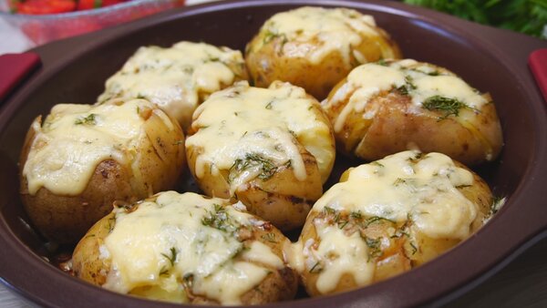 Картофель по-австралийски, способ превращения банальной картошки в очень вкусную картошку.