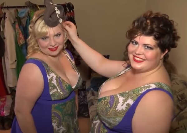 Вот такого красавица я видел, когда меня звали лампочка прикручивать в наш Дом Культура