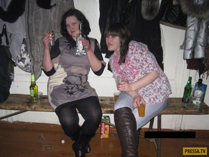 Типичный контингент сайтов знакомств: нет смысла метать бисер перед свиньями и распыляться на высокохудожественные текста