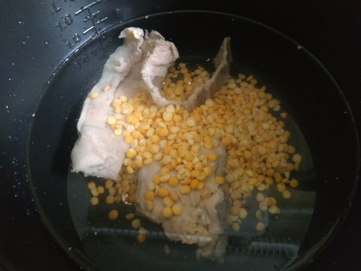 Бульон с горохом