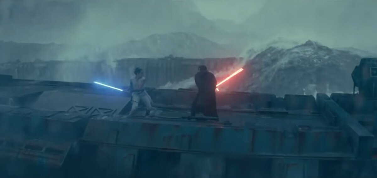 Бой Рей и Кайло Рена. Кадр из трейлера "Звёздные Войны: Скайуокер. Восход"