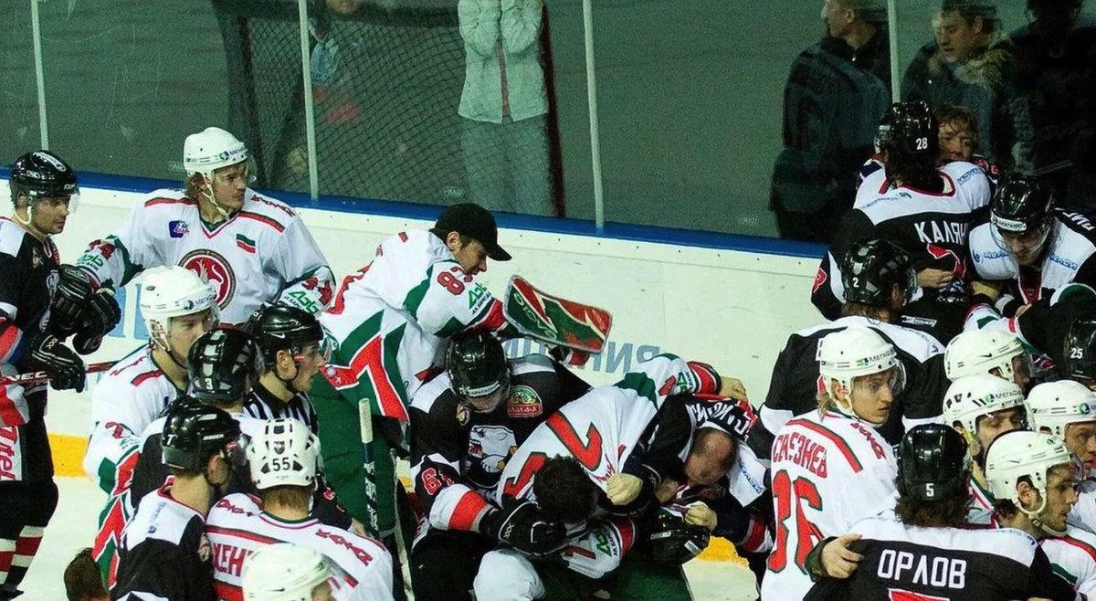 6 января 2008. АК Барс трактор драка. Хоккеист Баев трактор 2008. Трактор АК Барс. АК Барс трактор драка 2007
