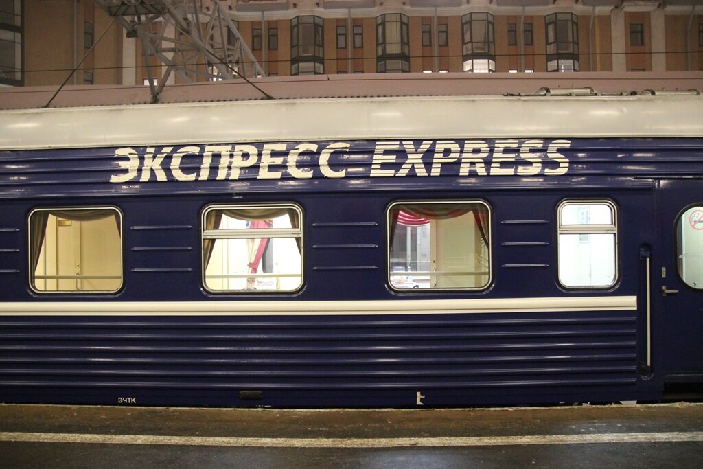 ТОП-5 поездов между Москвой и Петербургом