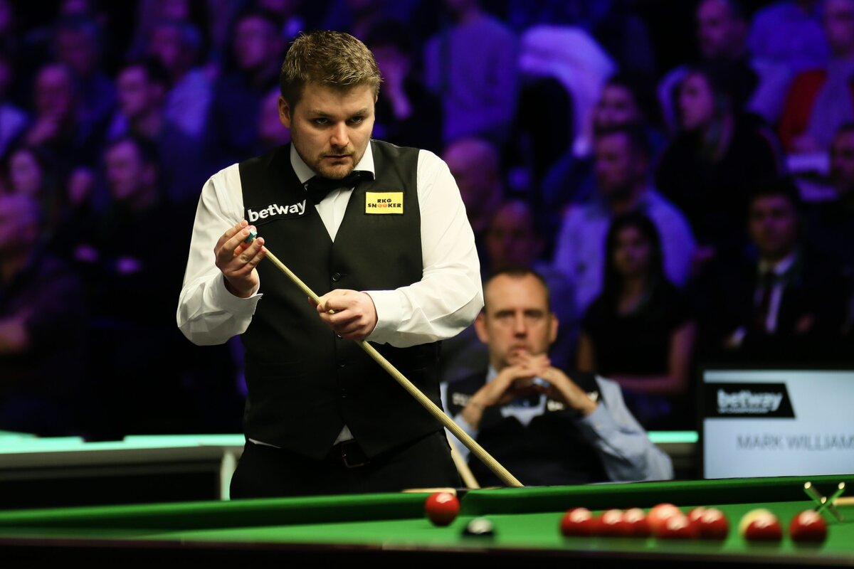 Стивен хендри фото. Марк селби чжао синьтун. Снукер на снукерист. Home of snooker. Хиггинс брукхаус.