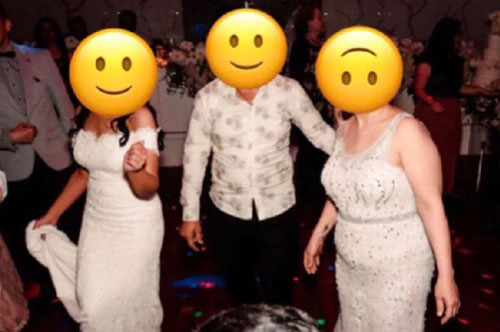 На первый взгляд не понятно,кто из женщин невеста,а кто гостья.